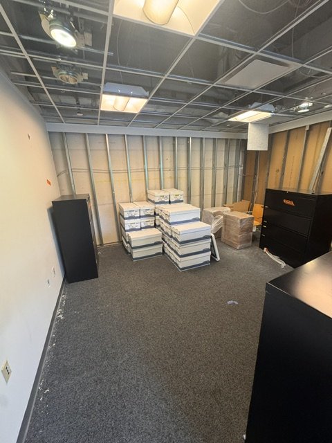 Moving 150 to 180 boxes & 20 cabinets for Land Rover Mainline