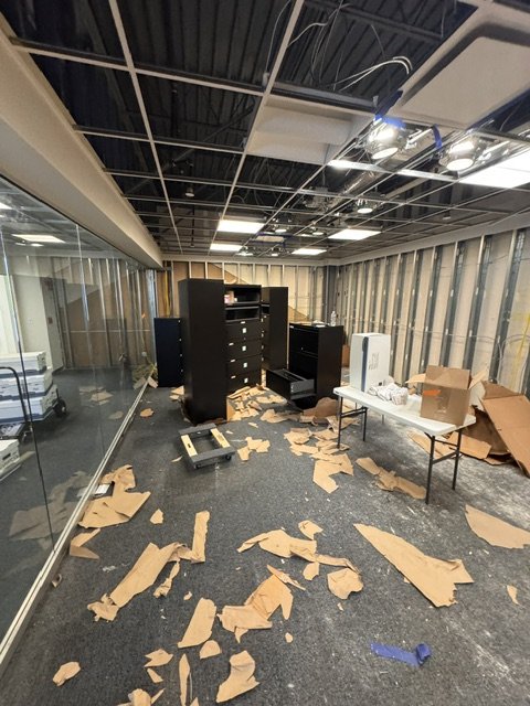 Moving 150 to 180 boxes & 20 cabinets for Land Rover Mainline