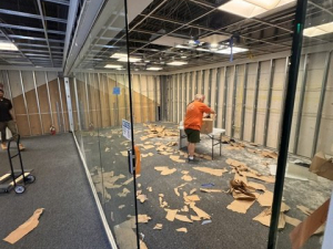 Moving 150 to 180 boxes & 20 cabinets for Land Rover Mainline