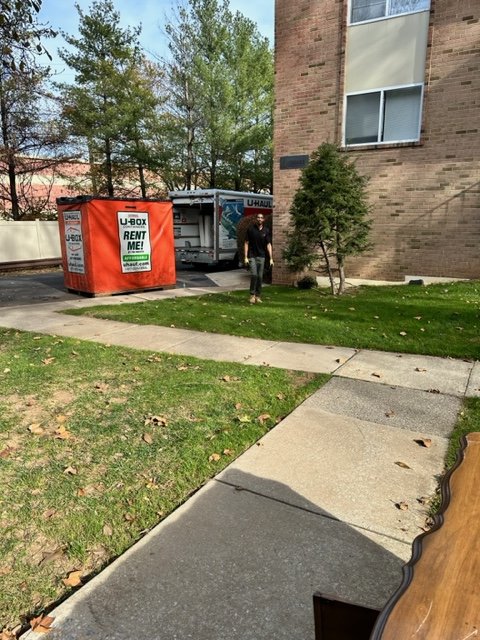 Small Furniture Pick Up - MCM Hauling of Philadelphia, PA
